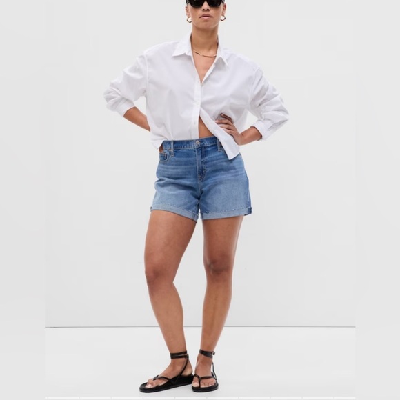 GAP Medium Wash Distressed 5” Denim Shorts - Picture 1 of 12